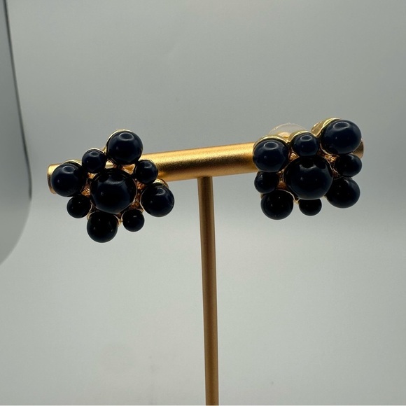 Vintage Monet Navy Blue and Gold Cluster Earrings with Glossy Finish - Picture 8 of 15